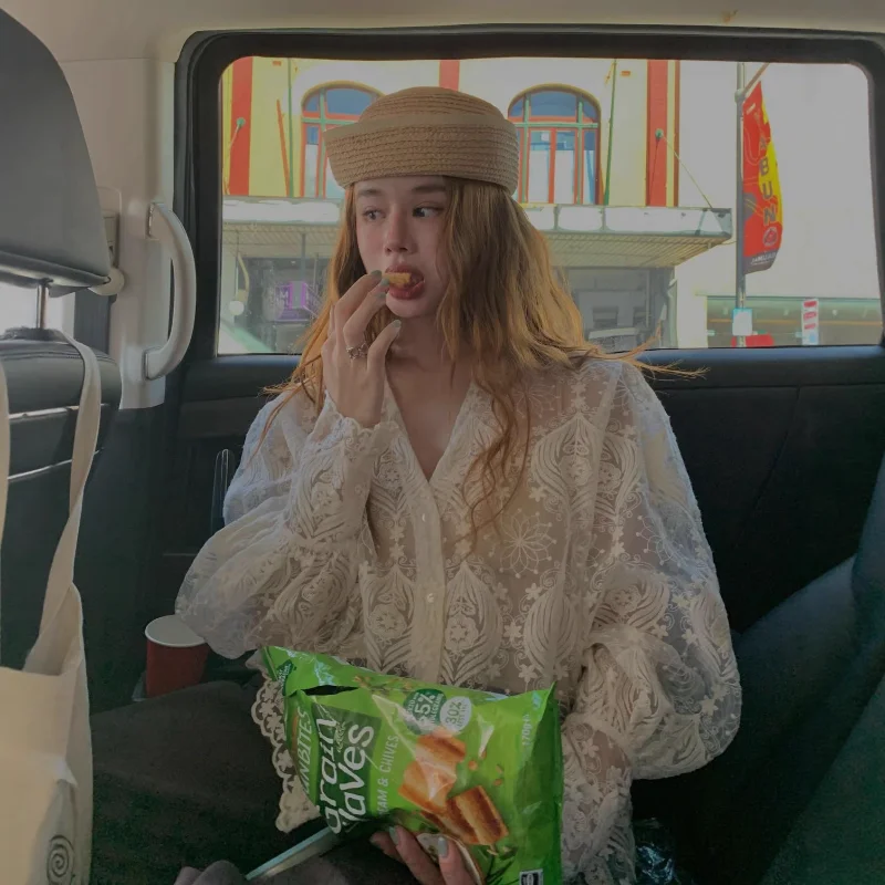 

Французская нежная блузка с V-образным вырезом и ажурными вставками, экзотическая шикарная кружевная блузка, женская свободная винтажная блузка с длинным рукавом, женский топ