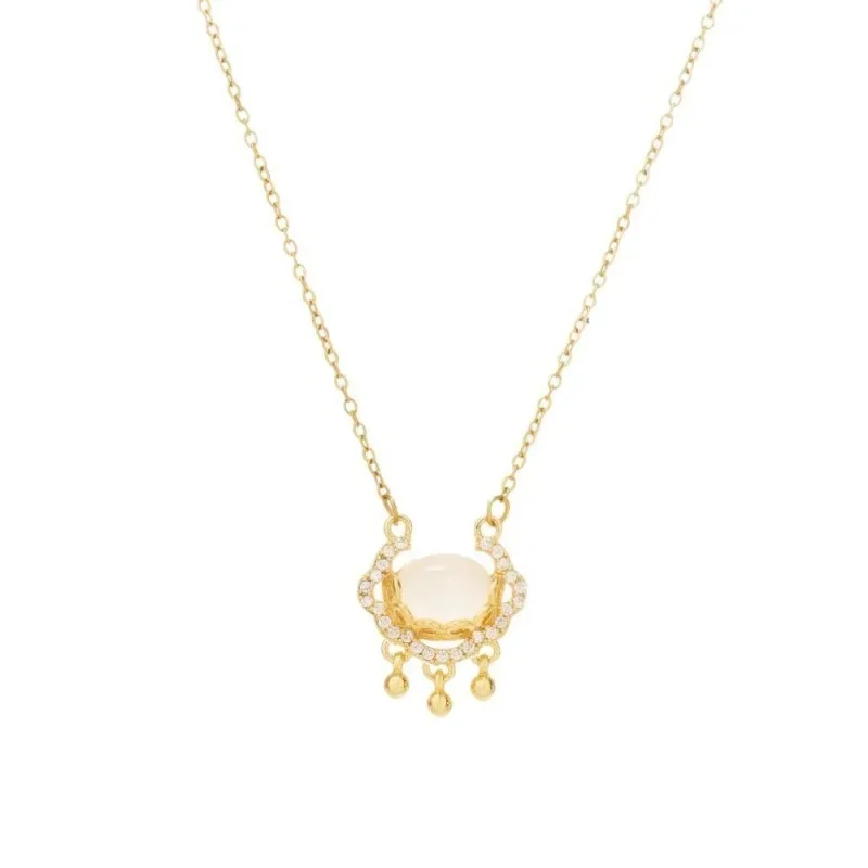 A high-end, light luxury and niche design Chinese-style auspicious cloud lock women's collarbone necklace
