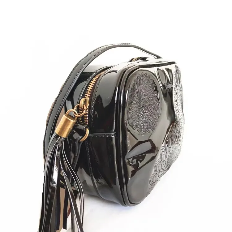 Bolso de hombro de cuero negro brillante de moda clásica informal española, bolso oblicuo span