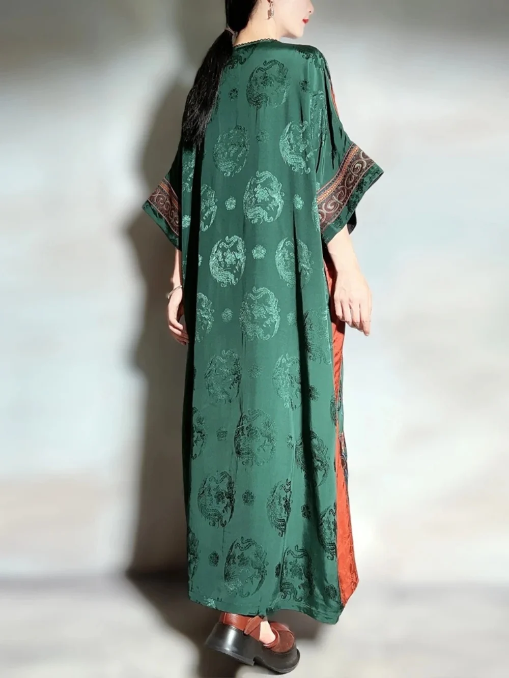 فساتين سهرة فاخرة مطرزة بالرايون البوهيمي باللون الأخضر بالإضافة إلى حجم فستان طويل من الساتان للحفلات ملابس نسائية من قماش الجاكار العتيق
