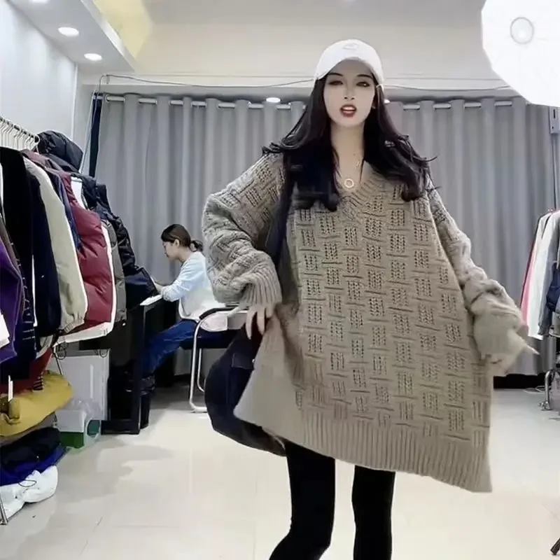 

2024 new Loose and Lazy Style Knitted Sweater Top Plus Size Women's Mid to Long Sweater Covers the Buttocks Autumn and Winter