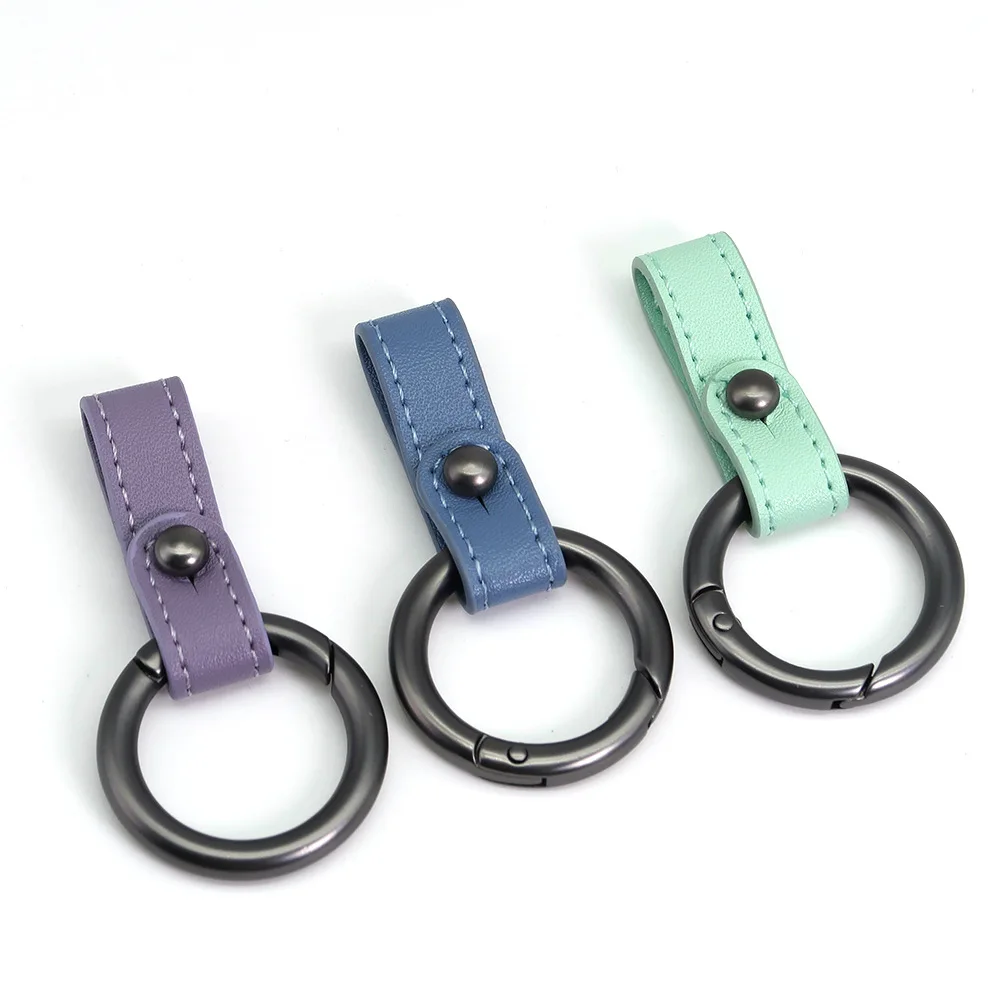 고품질 PU 가죽 열쇠고리 초경량 다용도 버클 아연 합금 링 남성 창의력 선물 야외 도구