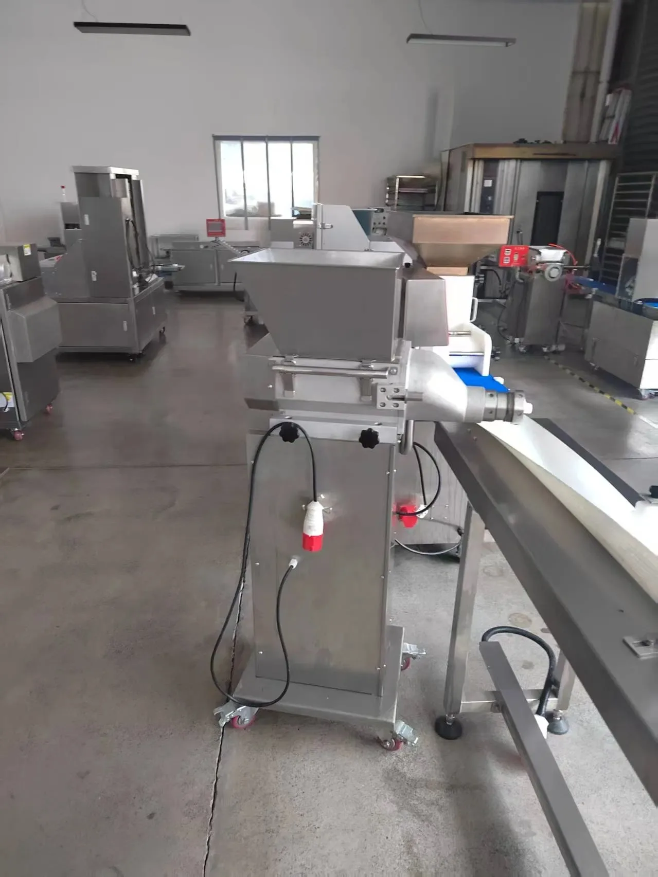 

Commercial Grade Sushi Making Machine for Food Business