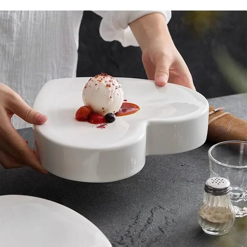 Pure White Heart Shaped Ceramic Insulation Plate Restaurant Sushi Dessert Pasta Plates Specialty Tableware