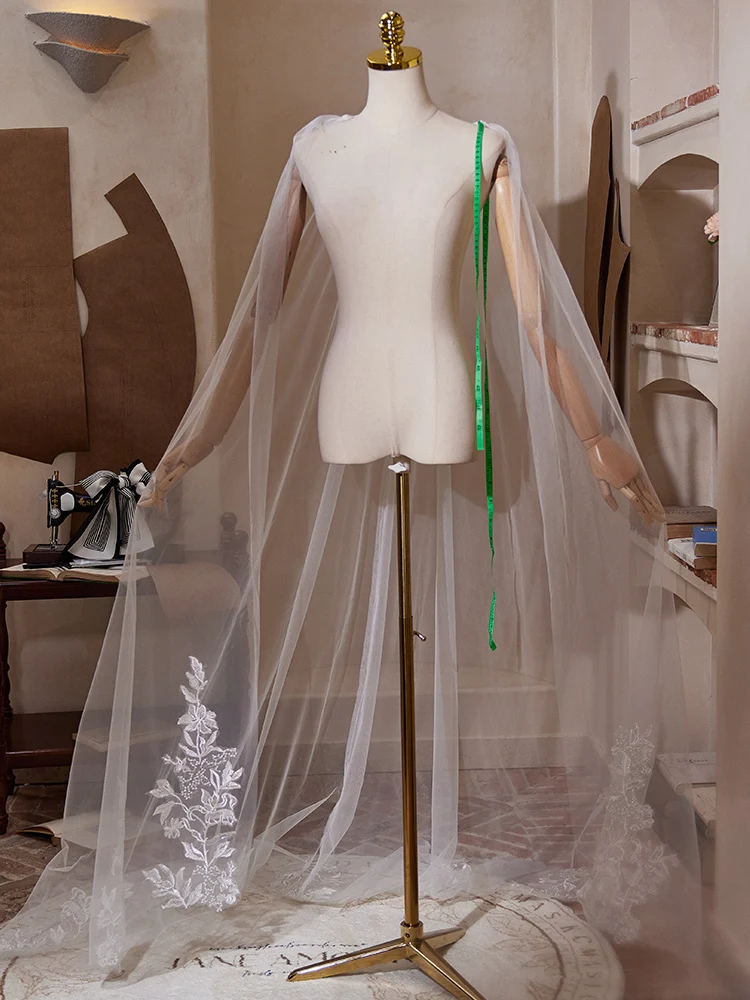 vestido-de-noche-elegante-de-tul-blanco-con-encaje-hecho-a-mano-estilo-2026-accesorio-de-vestido-de-noche-super-romantico