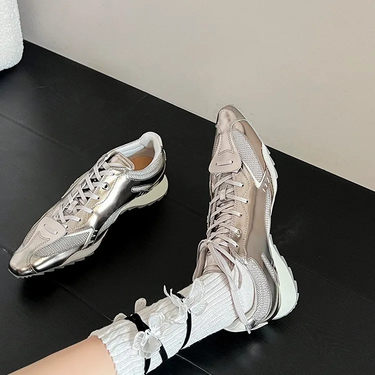 

New Asymmetric Shoes Women's Thick Sole Versatile Casual Sports Shoes Increase Height, Show Legs, and Fine German Training Shoes