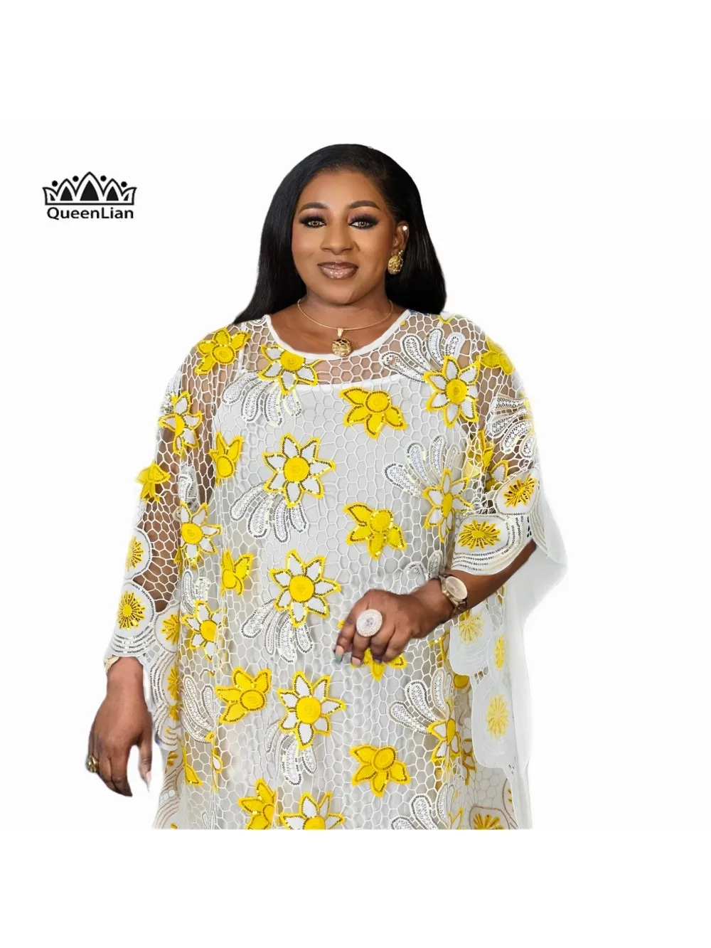 Plus Size African Women\'s Dress: Elegant Sequin Flower Pattern Dress, Bat Sleeves and Round Neck, Perfect for Wedding Parties