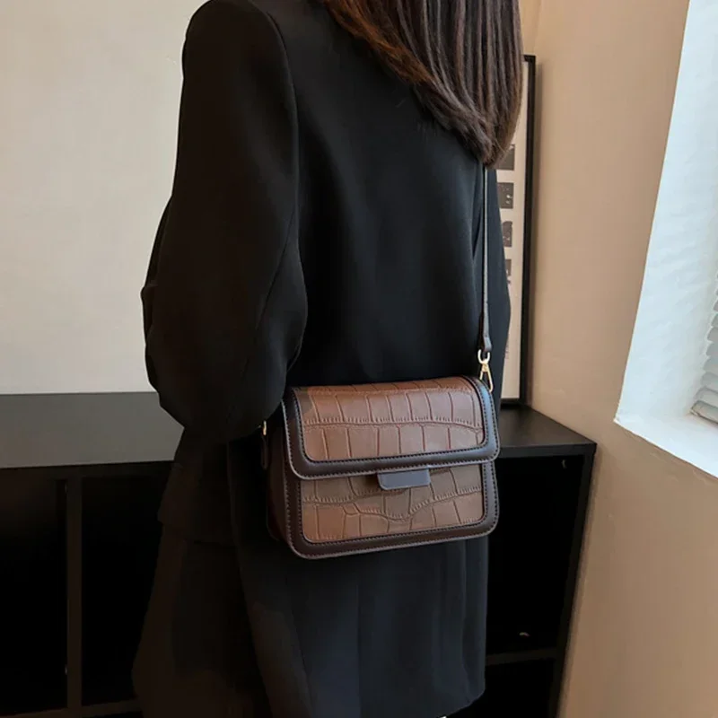 New Fashion Brown and White Women\'s Shoulder Bag Vintage Elegant S Simple Style Crossbody Small Square Buckle Messenger