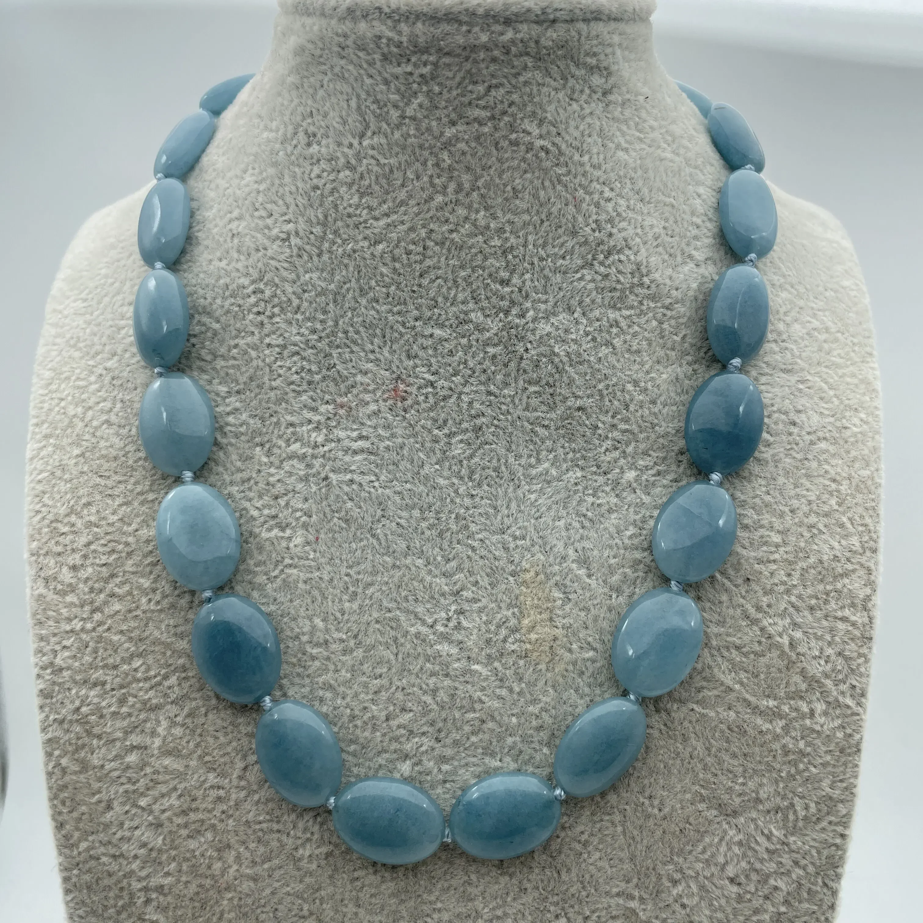 

Fashion Egg shaped Blue Stone Necklace