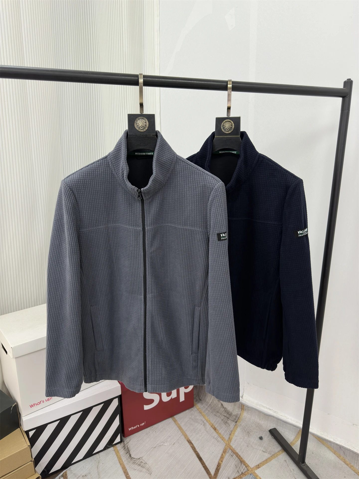 

Повседневная мужская куртка-бомбер из полиэстера с длинными рукавами, на молнии, с воротником-стойкой, универсальная, для города, весенняя новинка