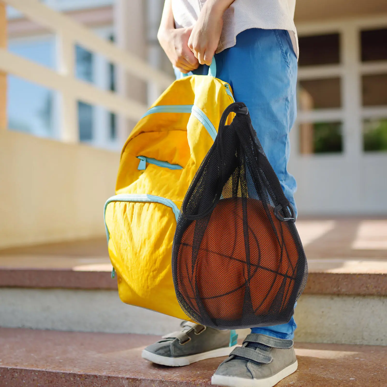 

Single Ball Bag for Basketball Volleyball Soccer Football with Zippered Pocket Drawstring Hanging Hook Waterproof Mesh Sports