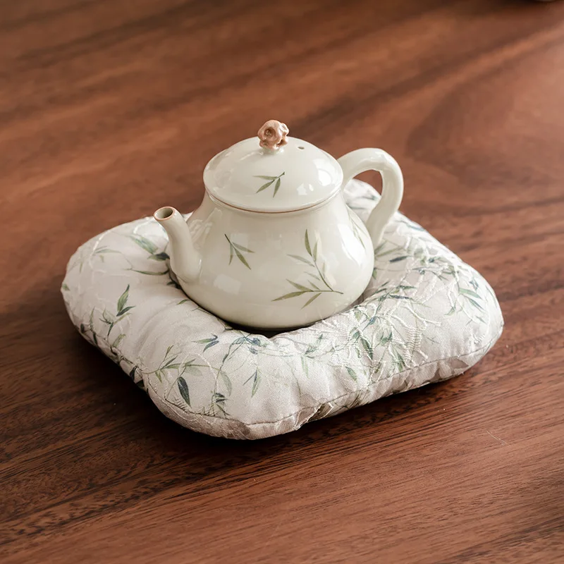 مجموعة قواعد أكواب مطرزة أنيقة من الديباج، طبق شاي سميك مقاوم للحرارة مع Zhixin