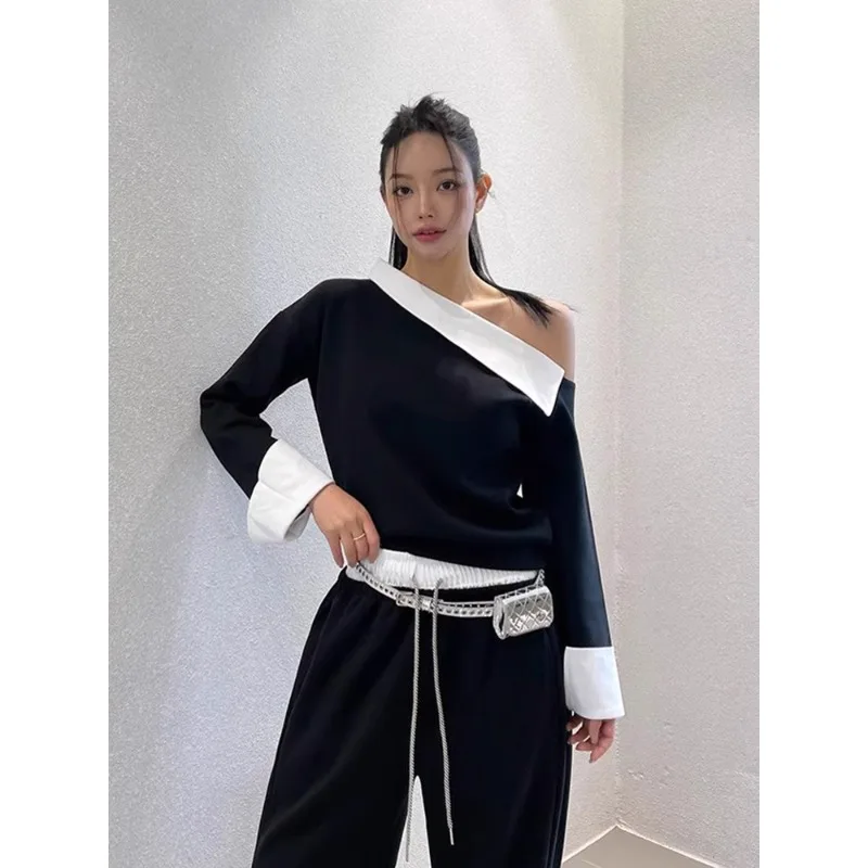 

SuperAen Korean Spring Asymmetrical Diagonal Collar Design Contrast Color Off-the-shoulder Long-sleeved Sweatshirts