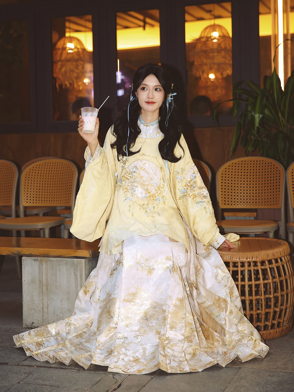 

Новинка! Зимний комплект: топ с круглым вырезом и юбка в стиле традиционного ханьфу для женщин. Серия Moon Mysterious Realm Guang Ling.