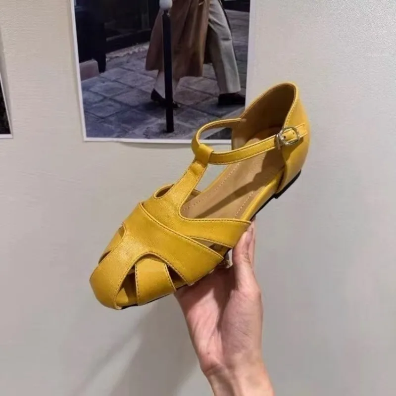 Women's head-to-toe flat sandals, comfortable and soft, suitable for beach casual wear. A new summer lightweight walking shoe