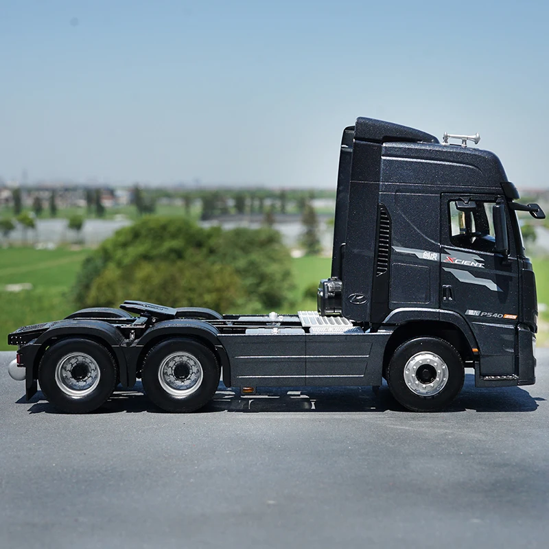 1:24 Originele Hyundai Chuanghu Tractor HYUNDAI Nieuwe Generatie Chuanghu Legering Vrachtwagen Tractor Model