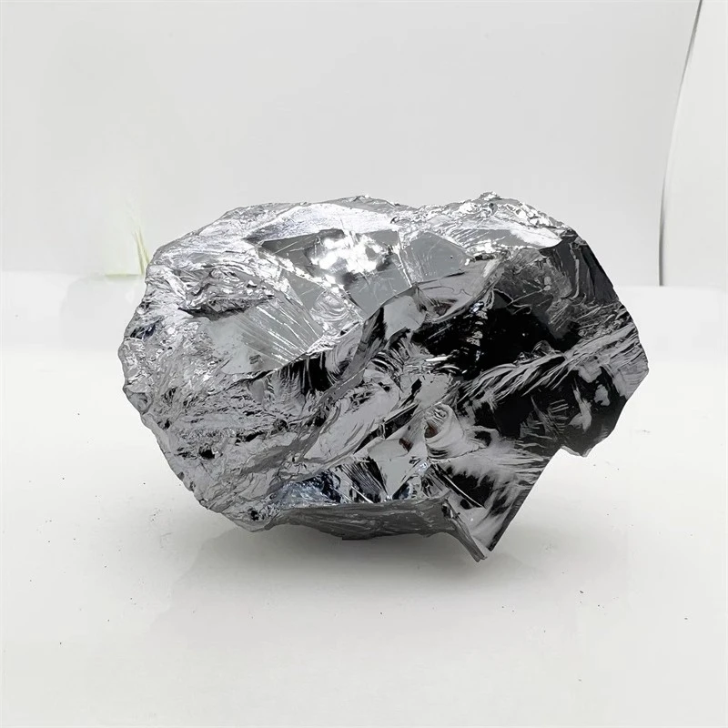 

Натуральный терагерцовый камень, орнамент из грубого камня, ручка.