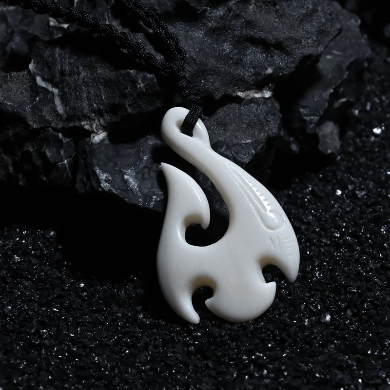 1PC Hawaii Surfer Jewelry Handmade Carved Yak Bone Fish Hook Pendant New Zealand Maori Tribal Choker WoMen\'s Men\'s Necklace