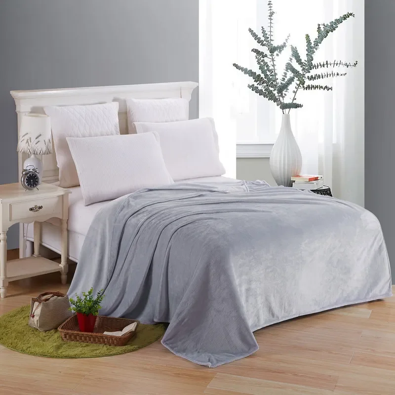 Home Textile Soft Solid Blanket Fleece Flannel Blanket Adult Sofa Bedding Manta Red Green Blue Flannel Throw Blankets for Beds