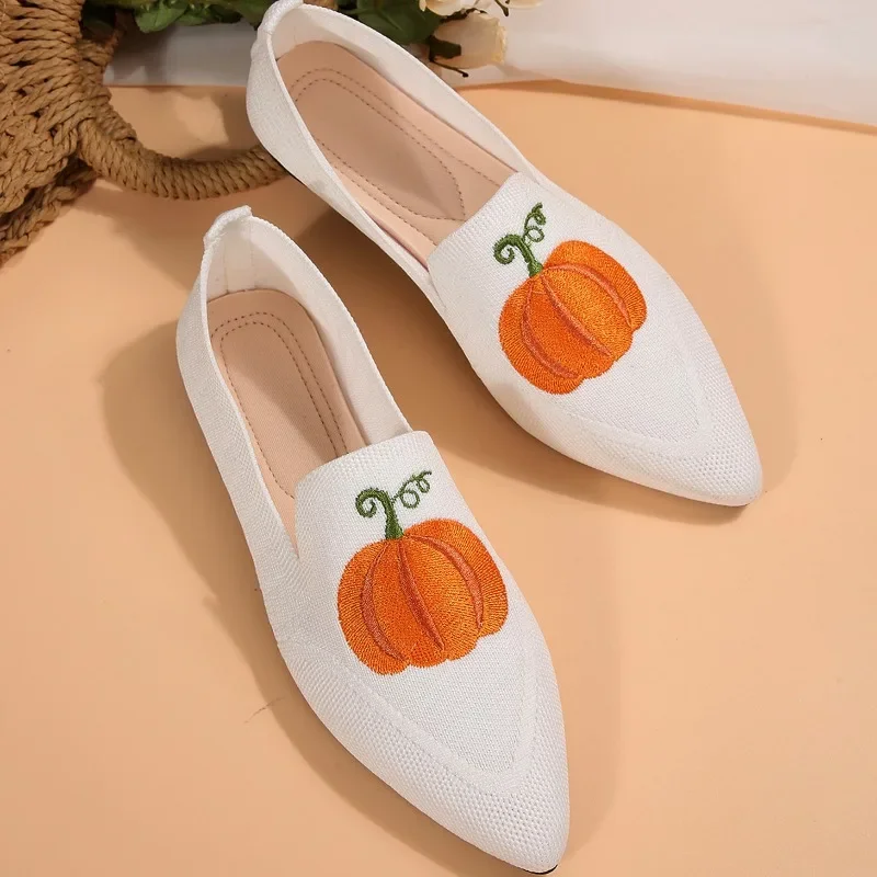 

Весенне-летняя новая вышитая одежда в древнем стиле на плоской подошве, ханьская одежда на мягкой подошве, национальные туфли в стиле ретро, женская обувь