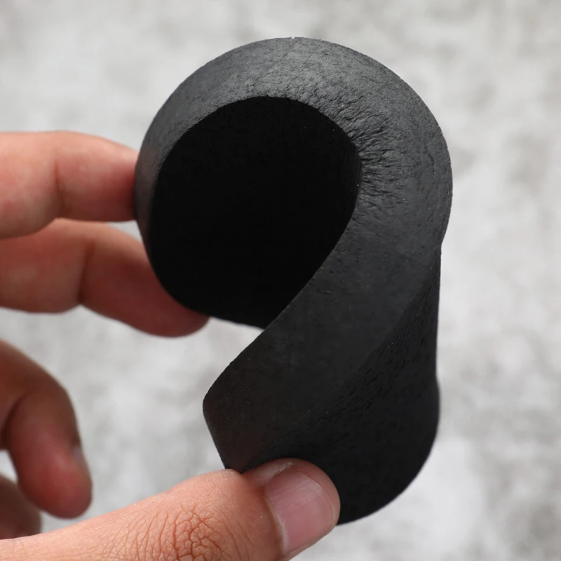 1PC Black Bamboo Charcoal Face Clean Sponge Wood Fiber Face Wash Makeup Puff.