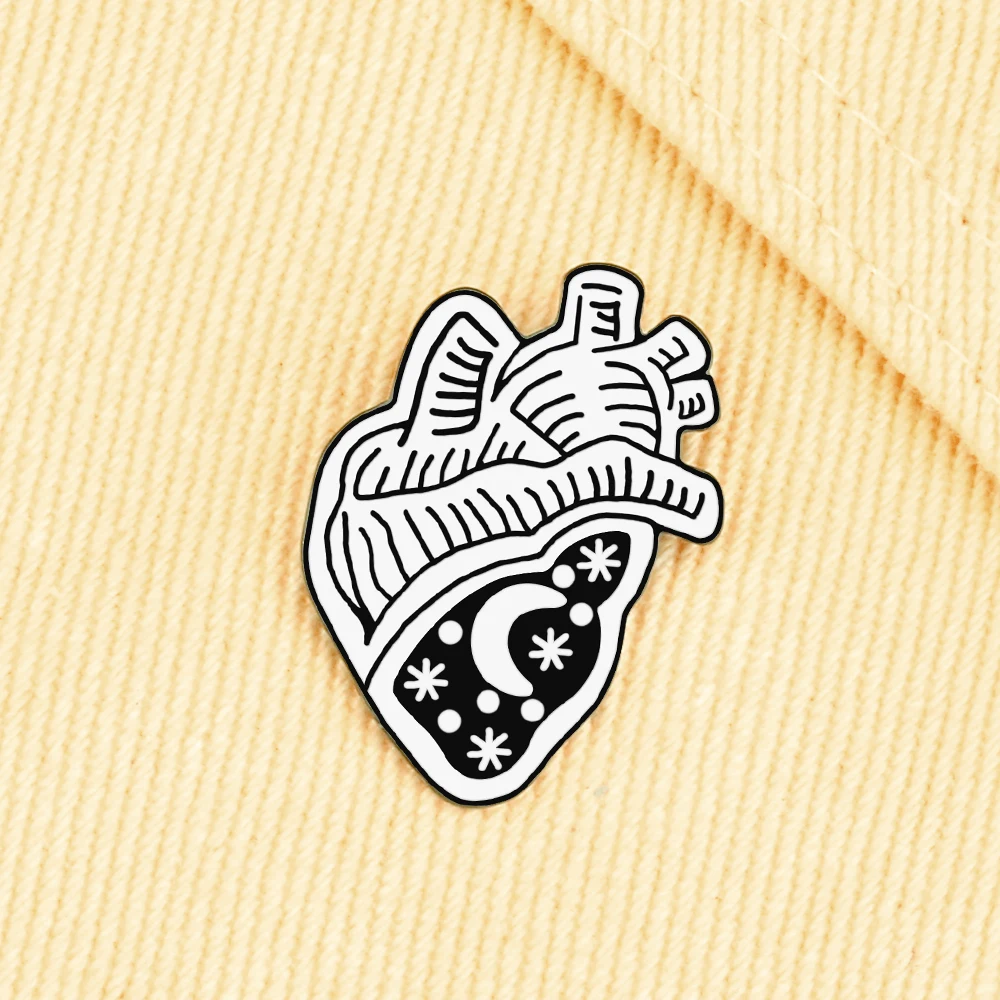 New Abstract Black White Heart Enamel Pin Women Men Artist Coat Lapel Pin Badge Brooch Jewelry Cool Bag Decoration Pin Wholesale