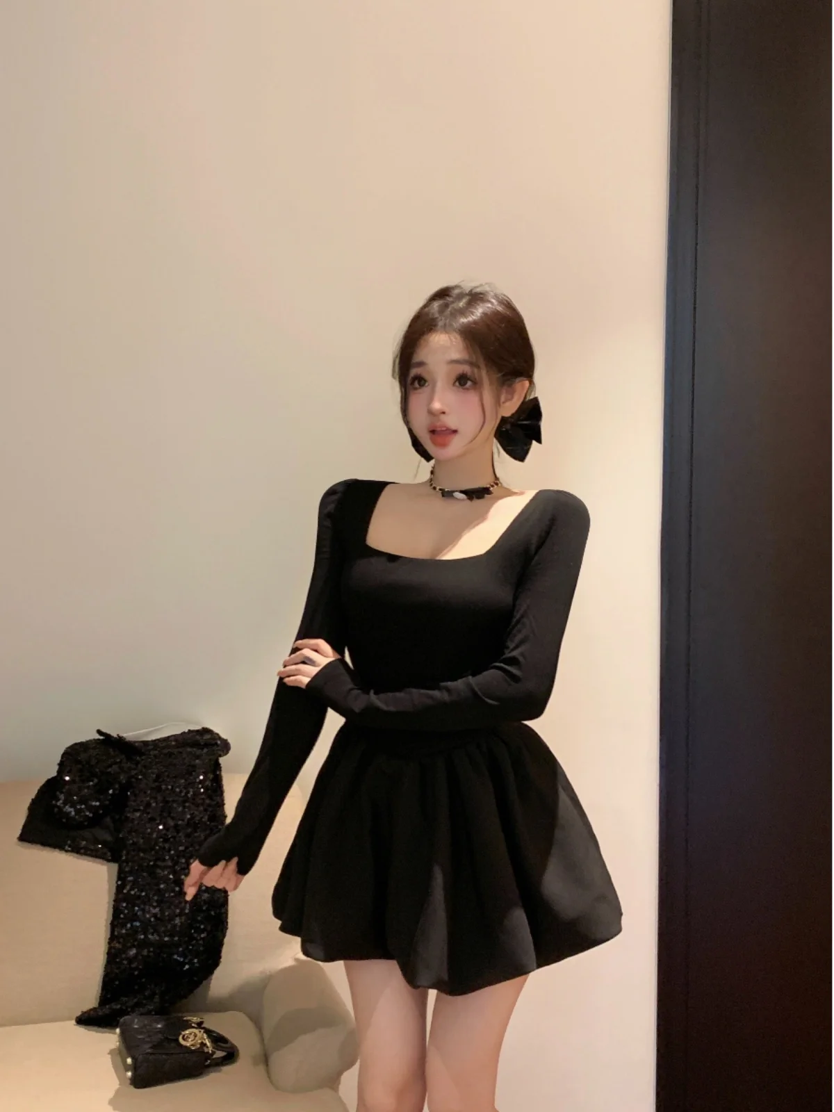 

Элегантное черное шифоновое платье с длинным рукавом и квадратным вырезом в стиле Хепберн, осенняя новинка, женское модное платье для стройности фигуры