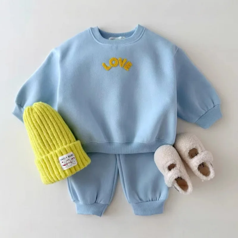 

INSSpring new cotton suit for boys and girlsLOVETowel Embroidered Sweatshirt Children's Two-Piece Set Trendy Style