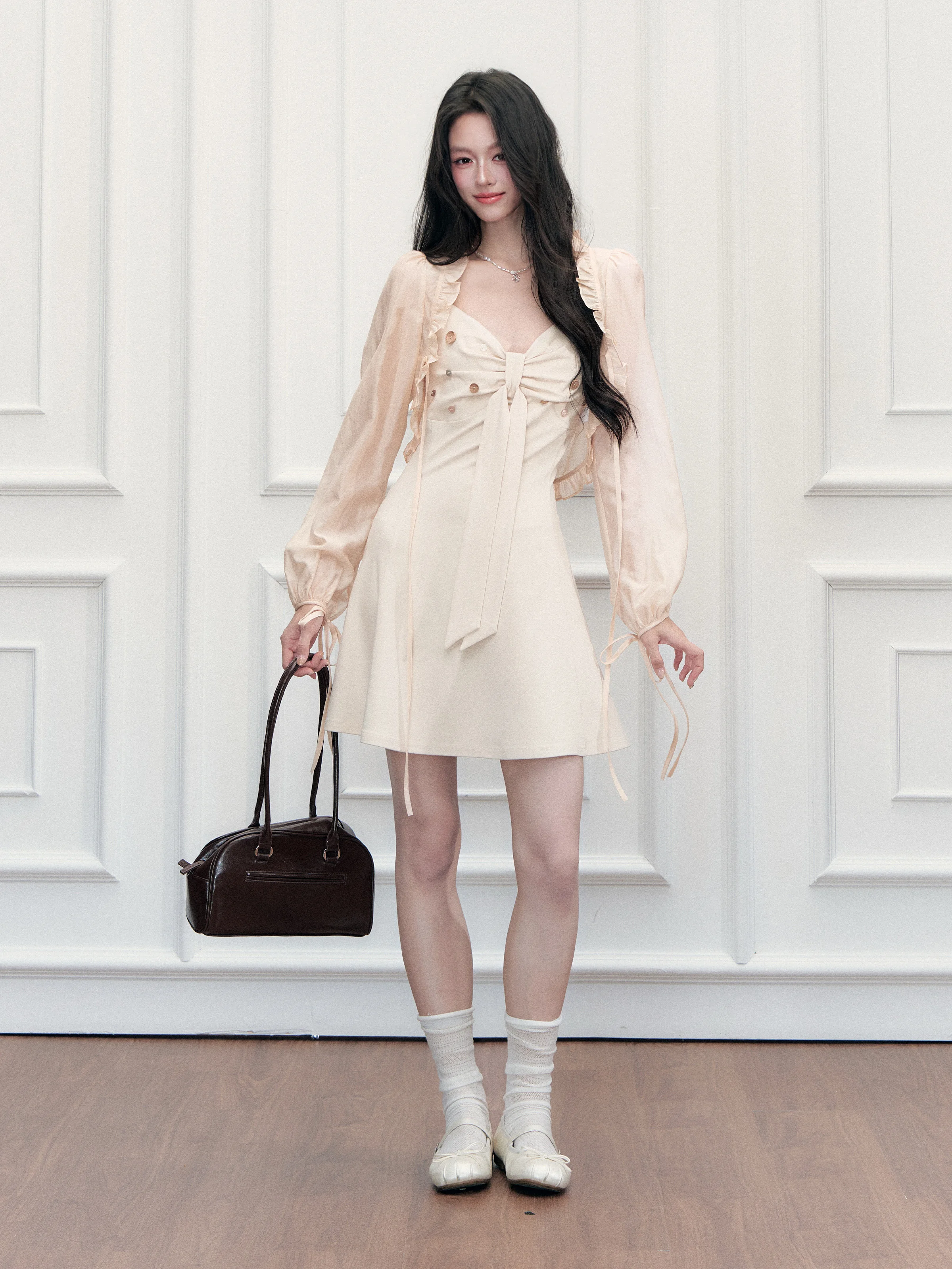 Fragile Heart Pure Desire V-Neck Waist-Cinched Dress with Lace Trim Set Short Sleeveless Handmade Sewn Fashion Ensemble