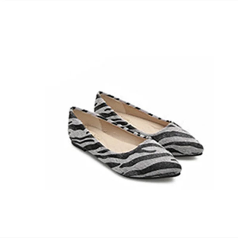 Lady Pointed Toe Fashion szeroki pasuje 48 7 bez obcasów Zebra-stripe mieszkania kobiety imitacja włosów buty nowość Plus rozmiar Slip-ons brązowy