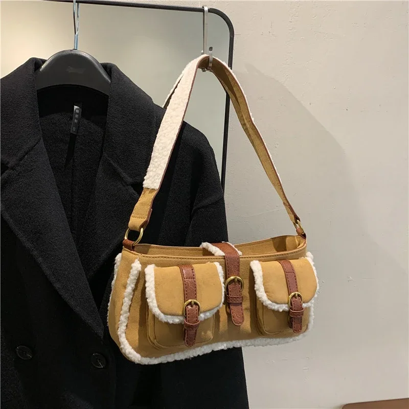 Torba na ramię 2024 New Winter High-value Retro Fur Suede Splicing Niche Lamb Wool Wszechstronna pluszowa torba Cien Bolsos Para Llevar