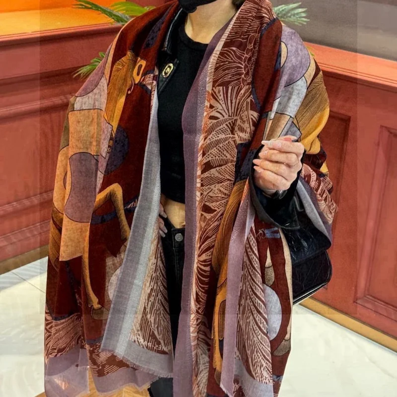 100% الكشمير الكلاسيكية الساحرة الراقية عالية المظهر طباعة 2025 جديد وشاح حريري منديل ضوء فاخر موضة هدية مثالية