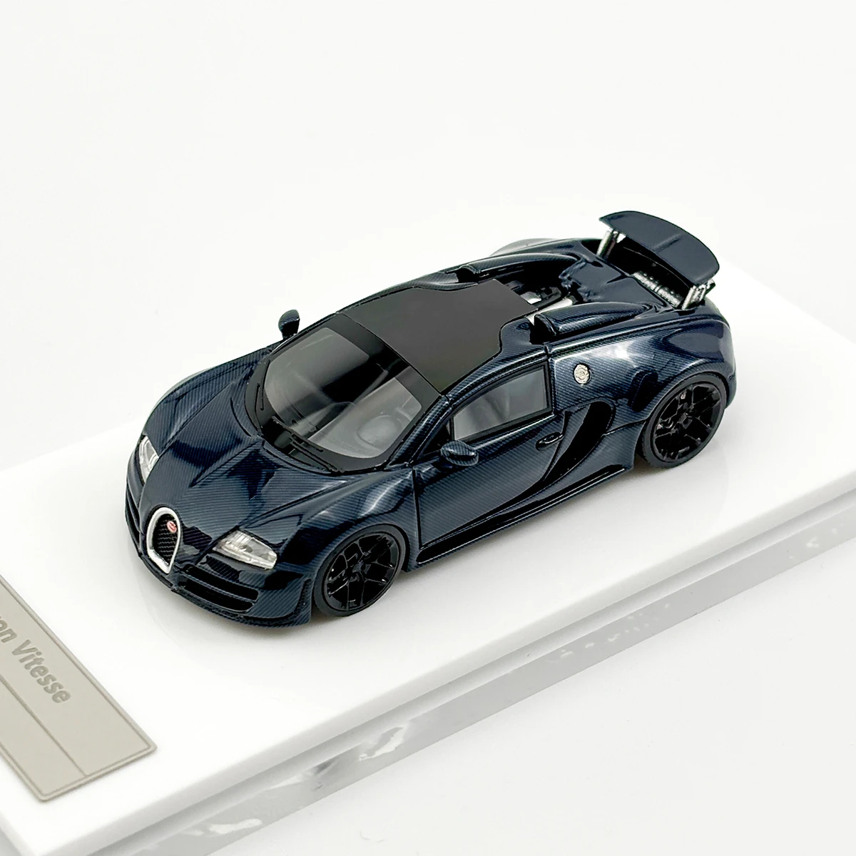 

LJM 1:64 Bugatti Veyron Blue carbon limited 299 resin car model collection gifts