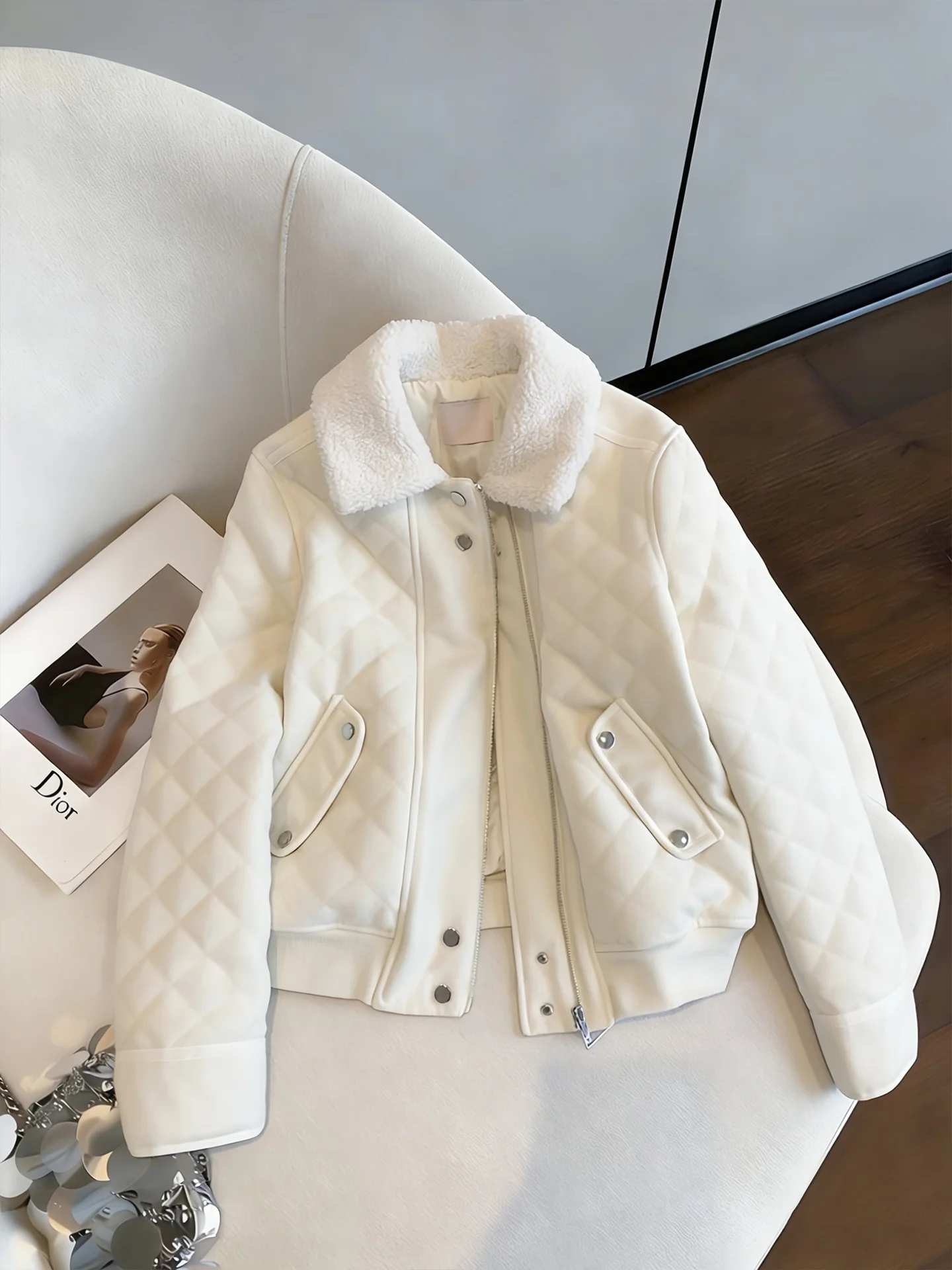 

Women's Cotton Jaet Lamb Fur Collar Quilted Warm Autumn Winter Coat Soft Gentle Climate Cotton Outerwear Design Sense