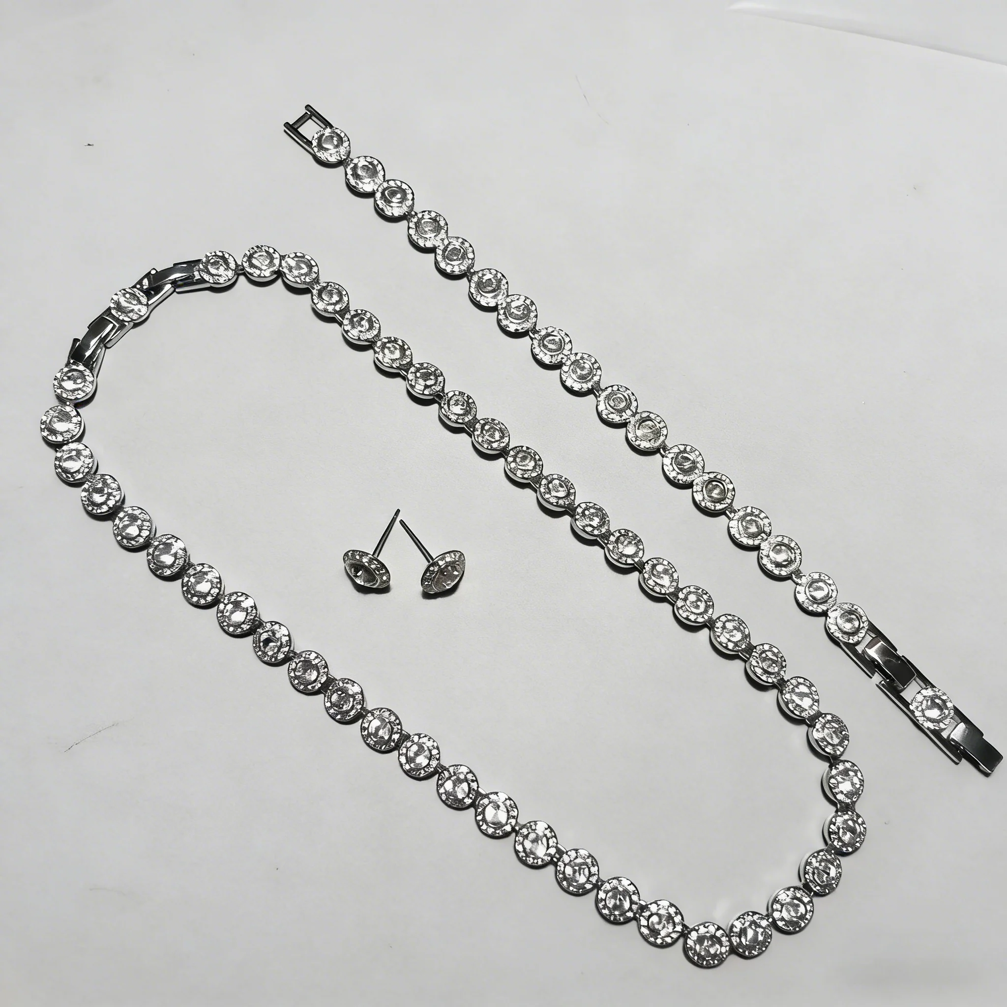 

2026 New Round Crystal Jewelry Set | Women's Luxury 4-Piece Gift (Necklace, Bracelet, Earrings, Ring)