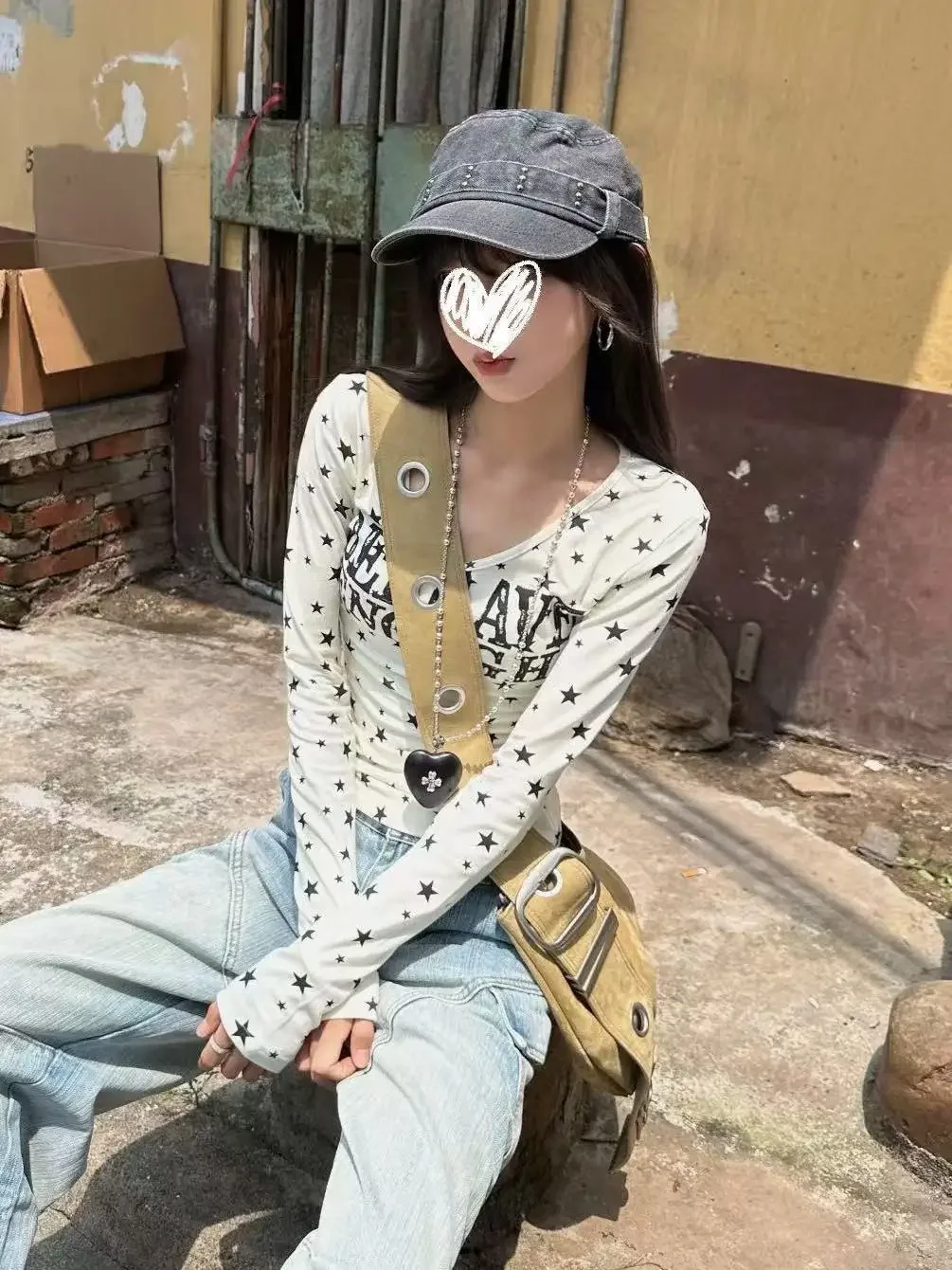 アメリカンレトロスパイシーガールシックな個性スターフルプリントデザイン長袖Tシャツ秋の新作VネックアウターY2kトップ