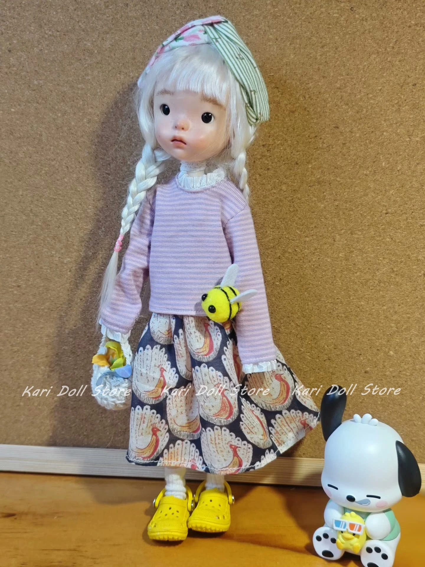 

Kari Doll Одежда и юбки Полосатое платье с длинными рукавами и корзиной для куклы Landazz Landoudou
