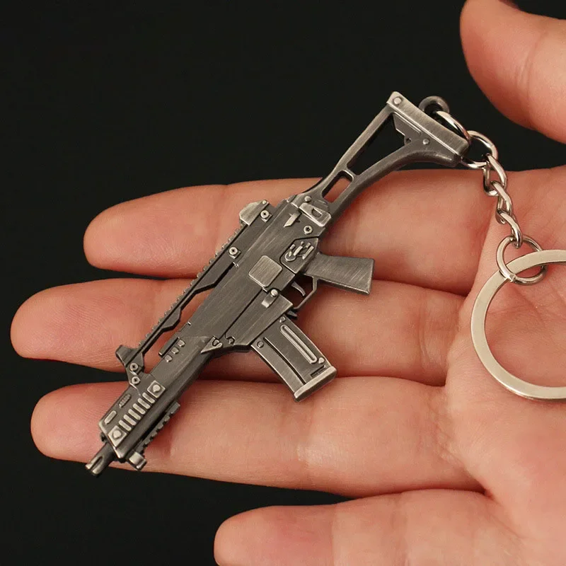 8cm G36C Gun Keychains Alloy Model Mini Guns Accesssories Game Peripherals Coaplay Prop Collectible Ornaments Safe Gun Toys Boys