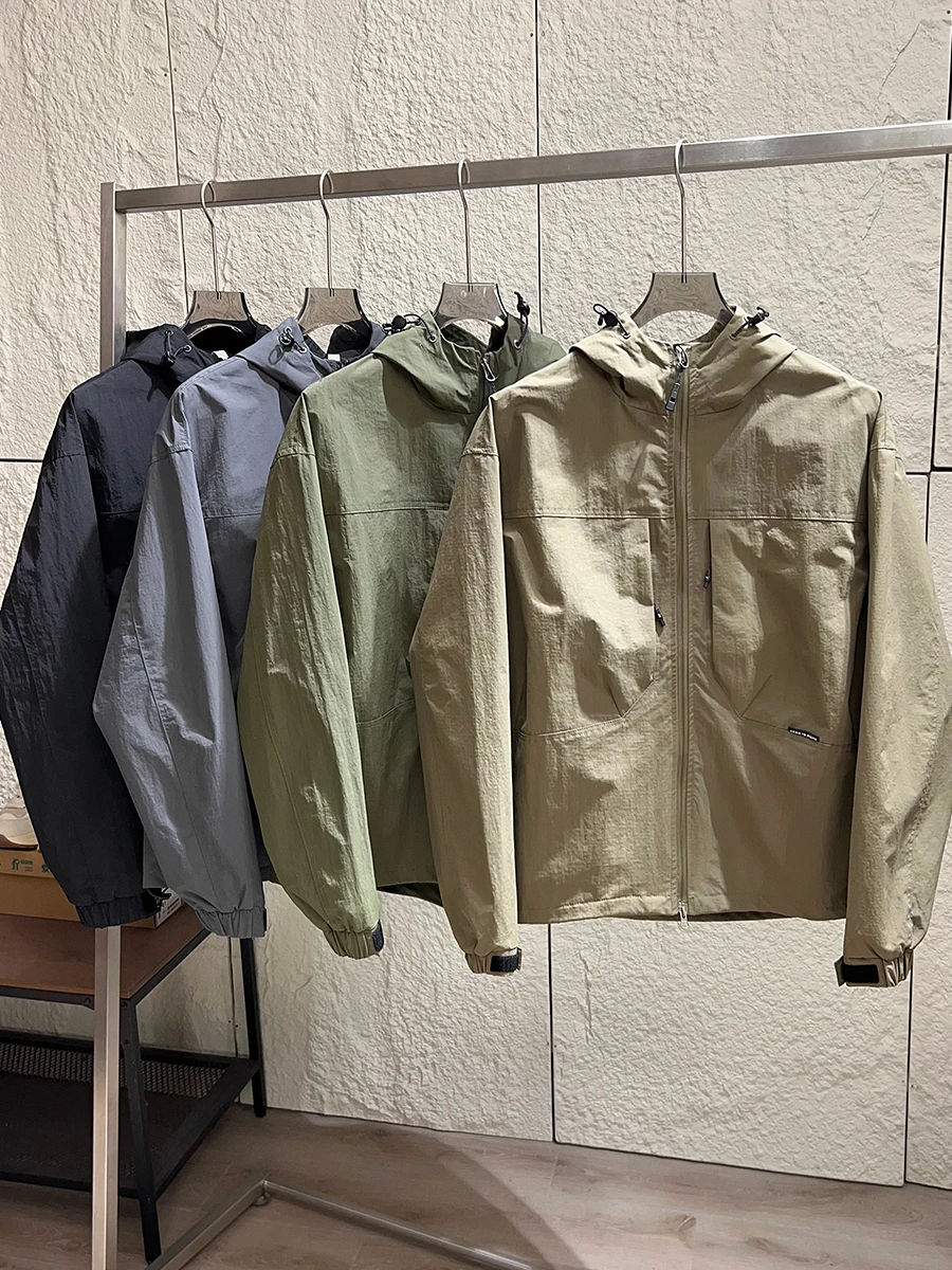 

Men's Casual Sports Jacket Windproof Water-Resistant Spring Standard Fit Long Sleeve Zipper Closure Color Outerwear