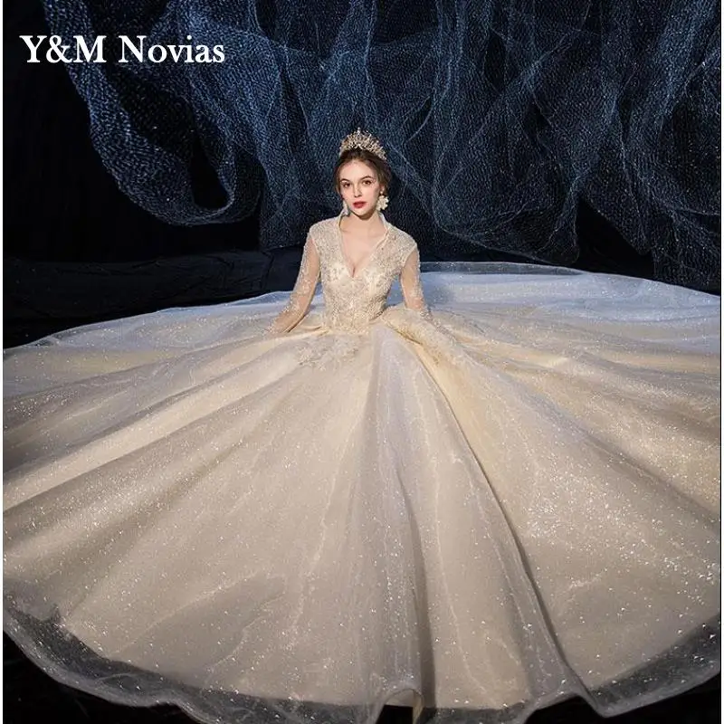 Y & M Novias Brides ลูกไม้แชมเปญ Plus ขนาดชุดแต่งงานโรแมนติกแขนยาว Beadead ภาษาฝรั่งเศสคำเจ้าหญิงชุดเจ้าสาวสำหรับผู้หญิง