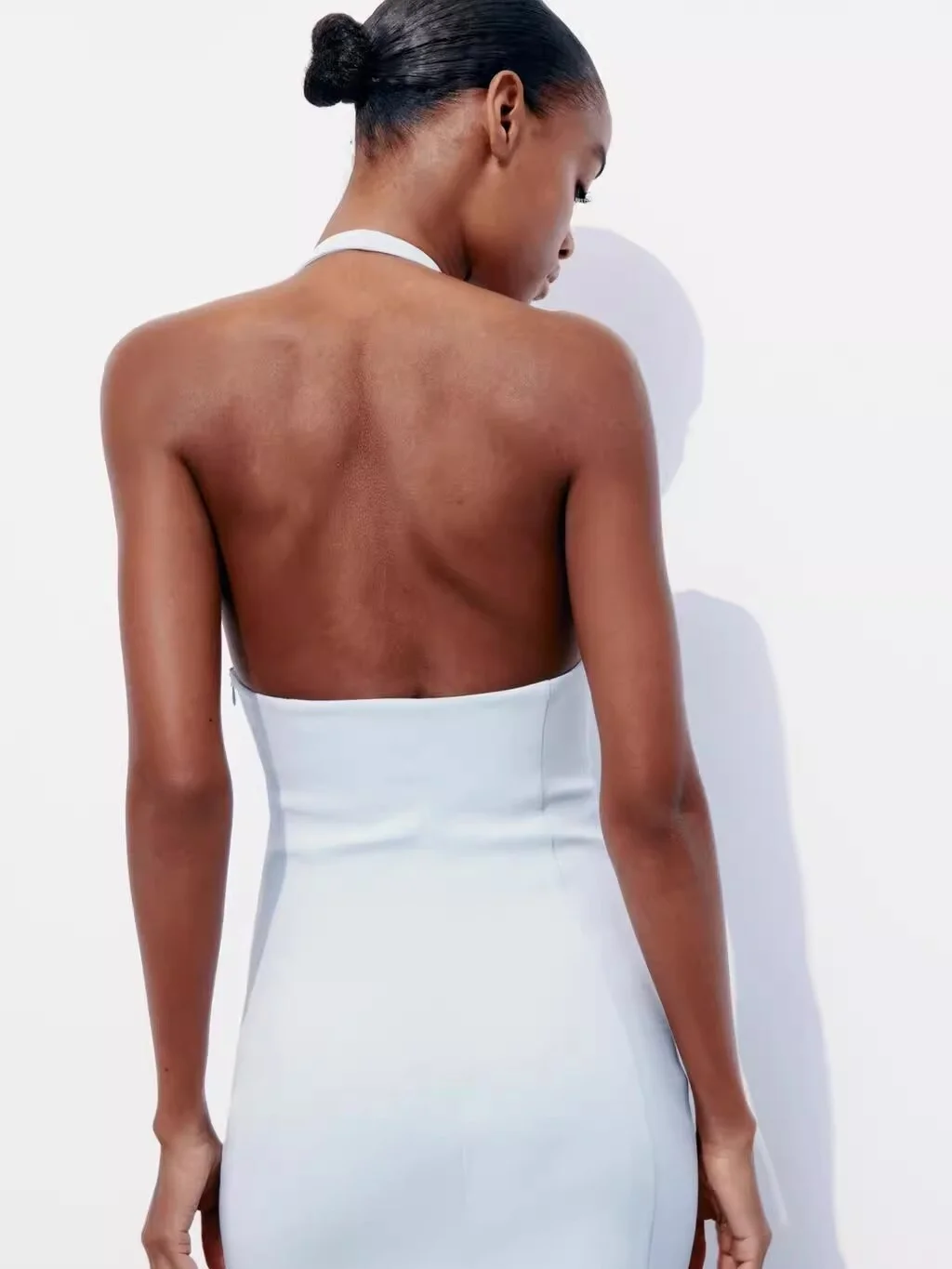 2025年夏 レディース スリムフィット セクシー バルドラ ハンギングカラー ネラインVネック スカート ポリエステル繊維 ノースリーブ Hシェイプ