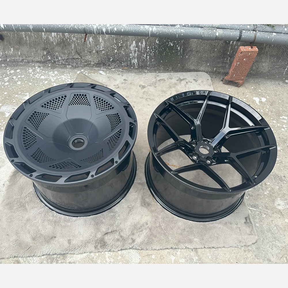 رياضة السيارات مع أغطية PCD 18 19 20 21 22 بوصة 5x120 5x114.3 5x120 الألومنيوم ثلاثية الأبعاد مطبوعة توربو مروحة سبيكة عجلات سيارة مزورة