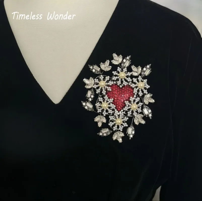 

Timeless Wonder Fancy Glass Zircon Heart Floral Brooch Pins for Women Designer Jewelry Runway Top Vintage Gift Rare Cute 2283