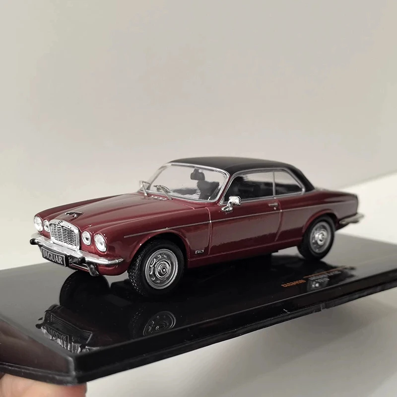 IXO 1/43 escala Jaguar XJ12C 1976 coche de simulación de aleación modelo colección estática decorado regalos de vacaciones juguetes regalo de recuerdo