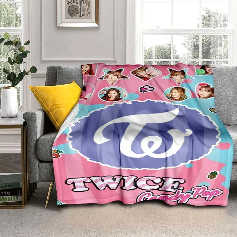 

Female group J-JYP Entertainment T-TWICE flannel blanket sofa bed decoration, warmth, portable holiday gift blanket car blanket