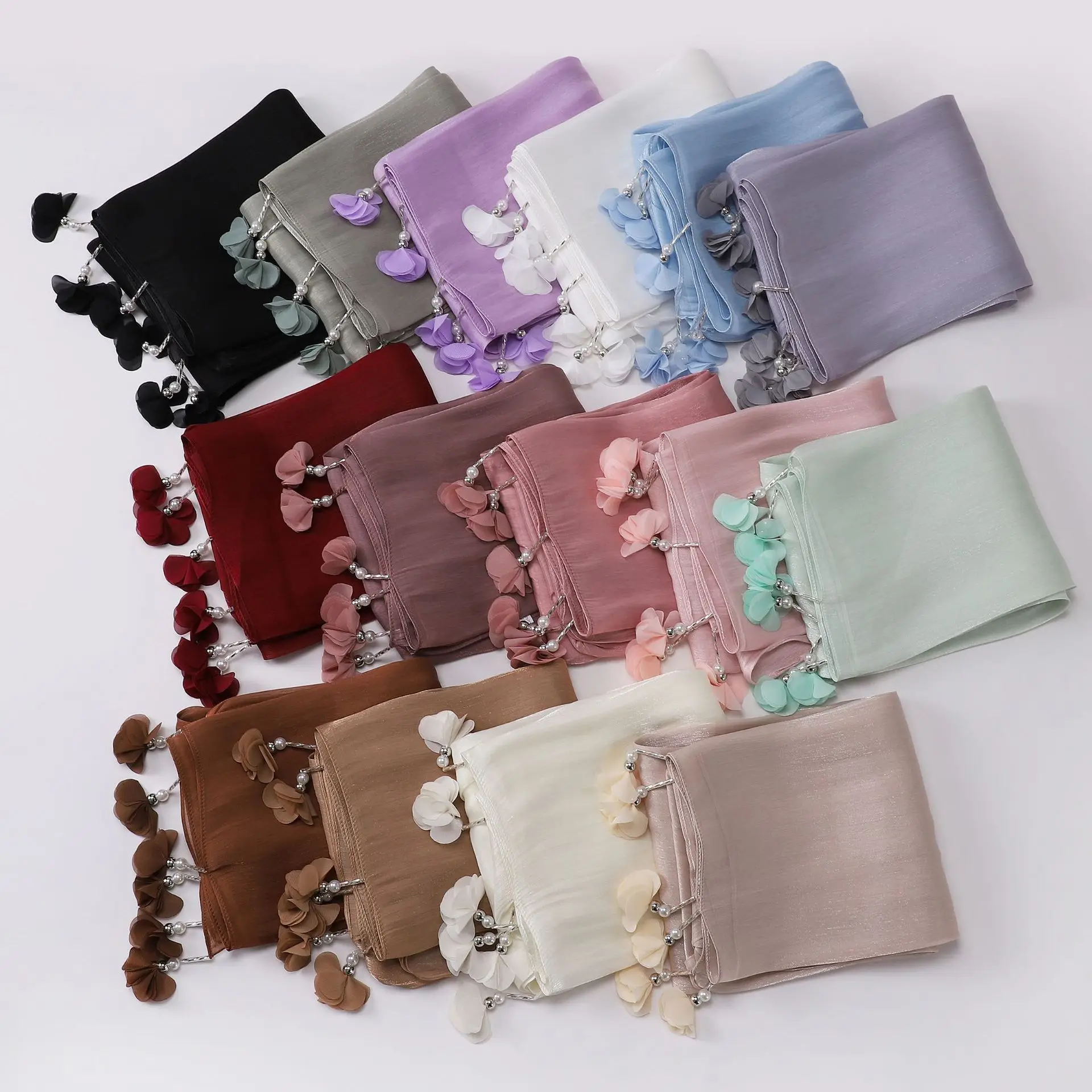 

Блестящий шарф-хиджаб с цветочным узором для женщин, исламская шаль, тюрбан, с бахромой и бусинами, 175*70 см