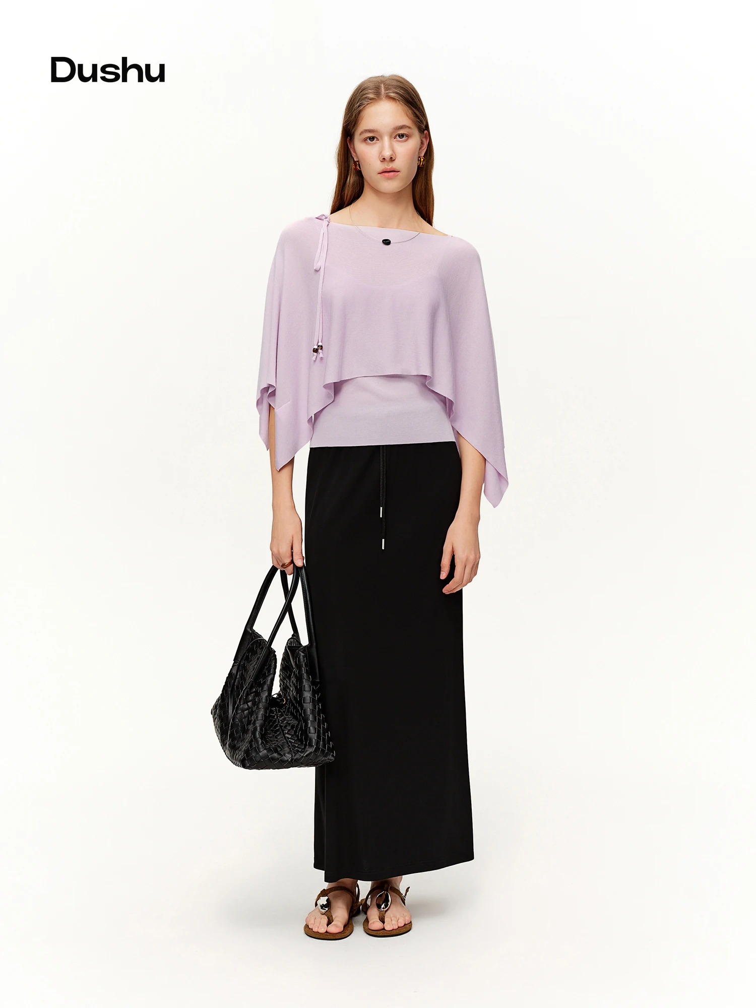 

Комплект DUSHU: накидка-пончо и топ-камизоль из 100% лиоцелла, коллекция Весна 2026. Элегантная верхняя и нижняя одежда для стильного образа.