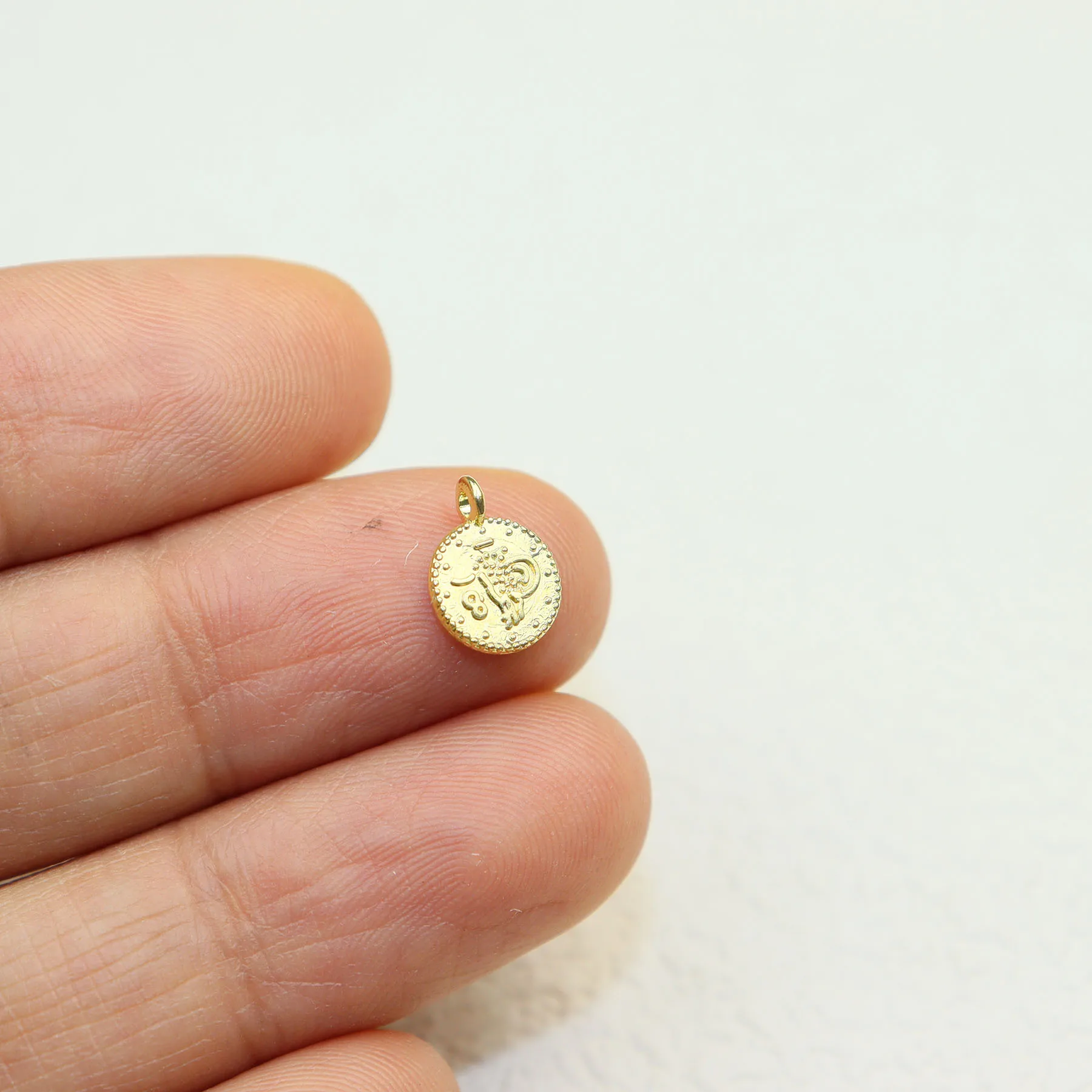 Eruifa 20pcs 8mm Mini Coin Plated Zinc Alloy Charms Pendant Jewelry DIY Handmade 2 Colors