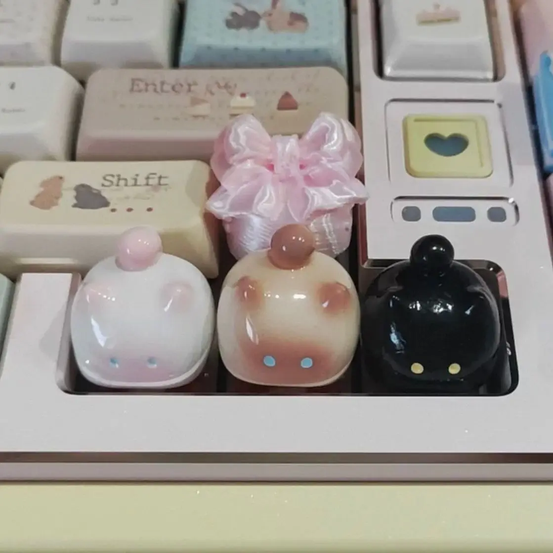 New Anime Figure ‌3D Stereo Siamese Personalized Creativity Single Resin Cute Design Sense Keycaps Mechanical Keyboard Gift