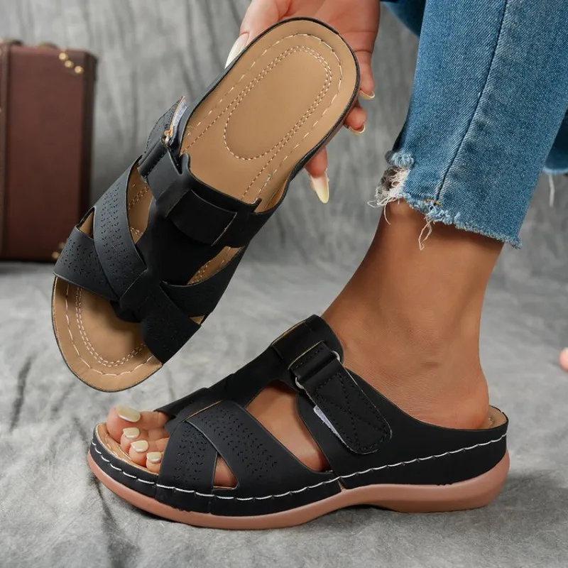 Sandales orthopédiques décontractées pour femmes à brides croisées, bout ouvert, à enfiler, découpées, confortables, à fermeture auto-agrippante, pour la marche quotidienne en extérieur